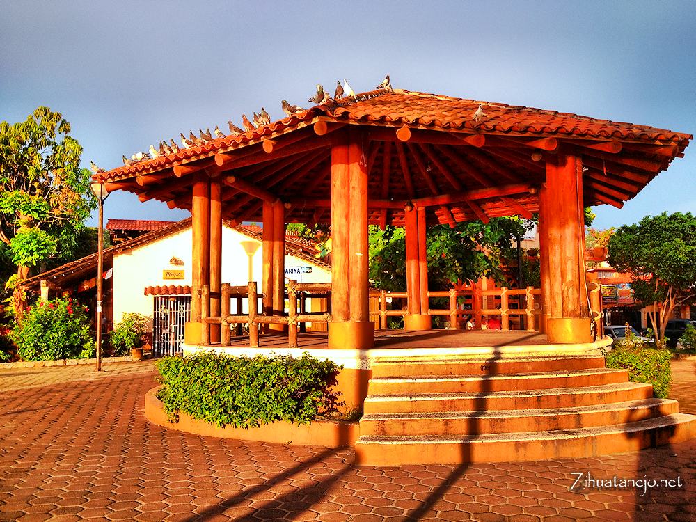 El kiosko del z&oacute;calo, Zihuatanejo